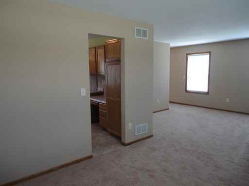 N164W21280 Dunbar Ct - Photo 2 of 11