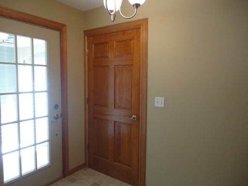 2718 Eagles Ct - Photo 2 of 12