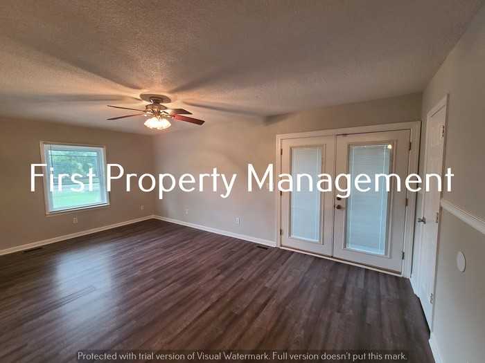 270 Wilma Dr - Photo 3 of 20