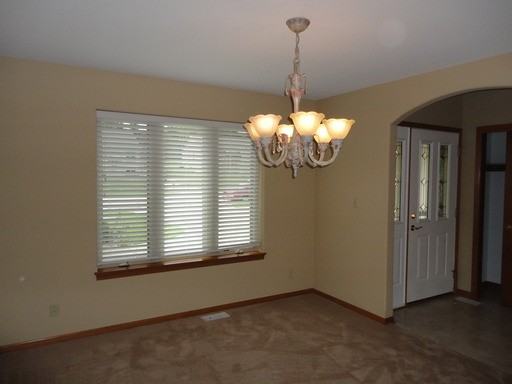 916 W Monroe Ave - Photo 2 of 12