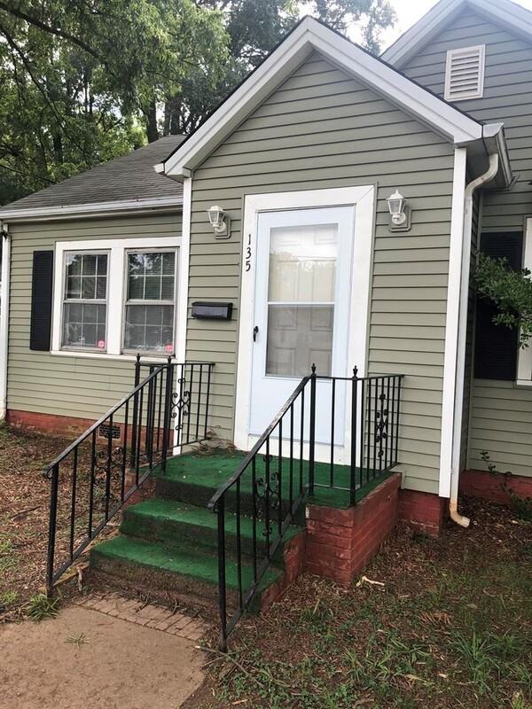 135 Bradford Dr - Photo 2 of 12