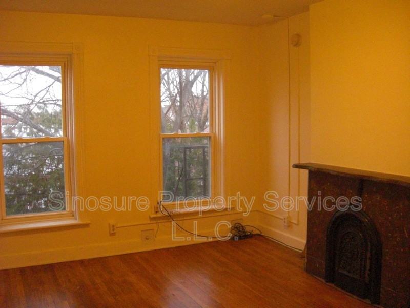 449 449 State Street - 3R - Photo 2 of 6