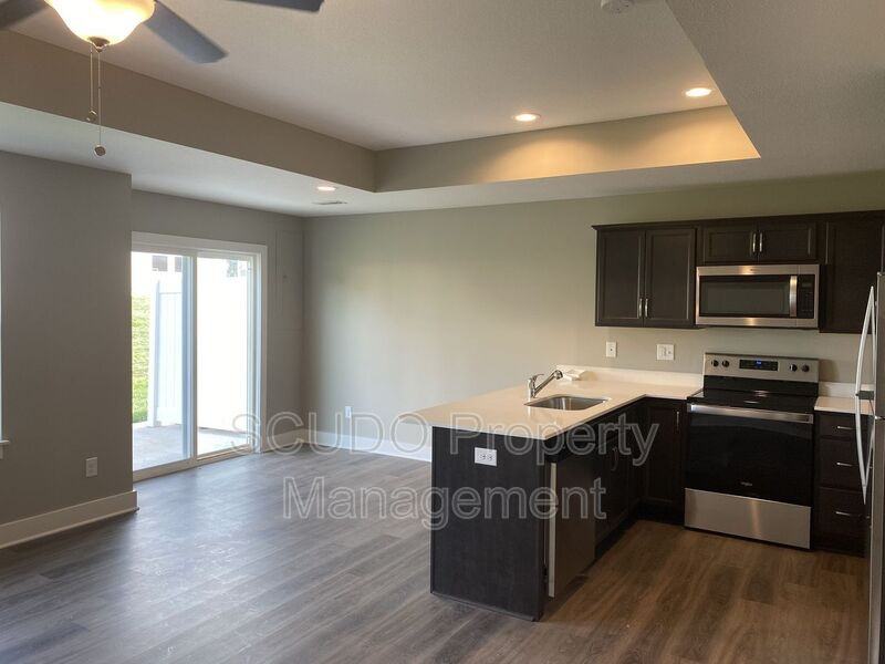 336 N 4th Ter - Photo 2 of 17