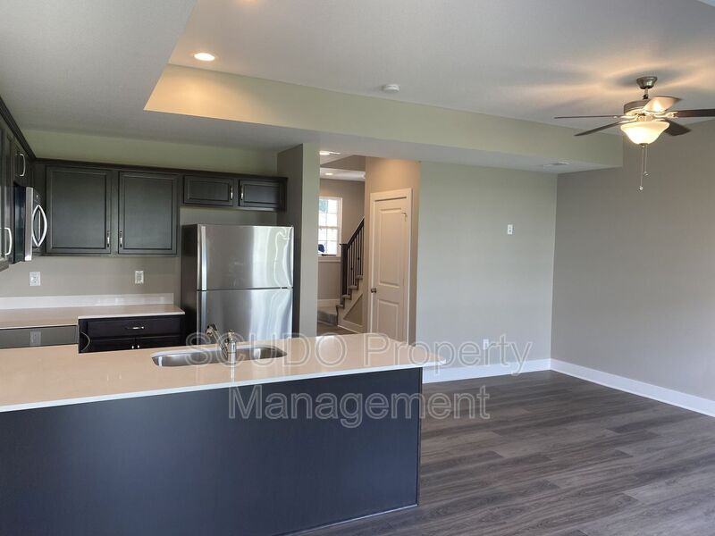 336 N 4th Ter - Photo 3 of 17