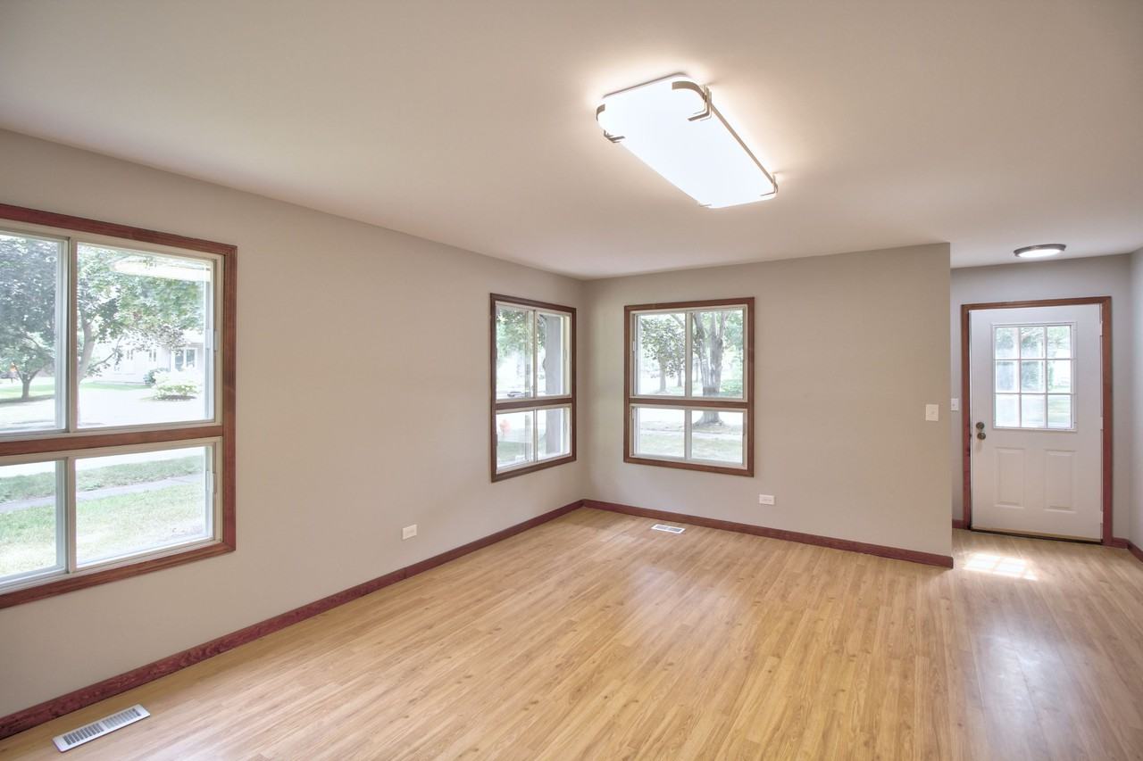 1741 Tufts Ct - Photo 2 of 19