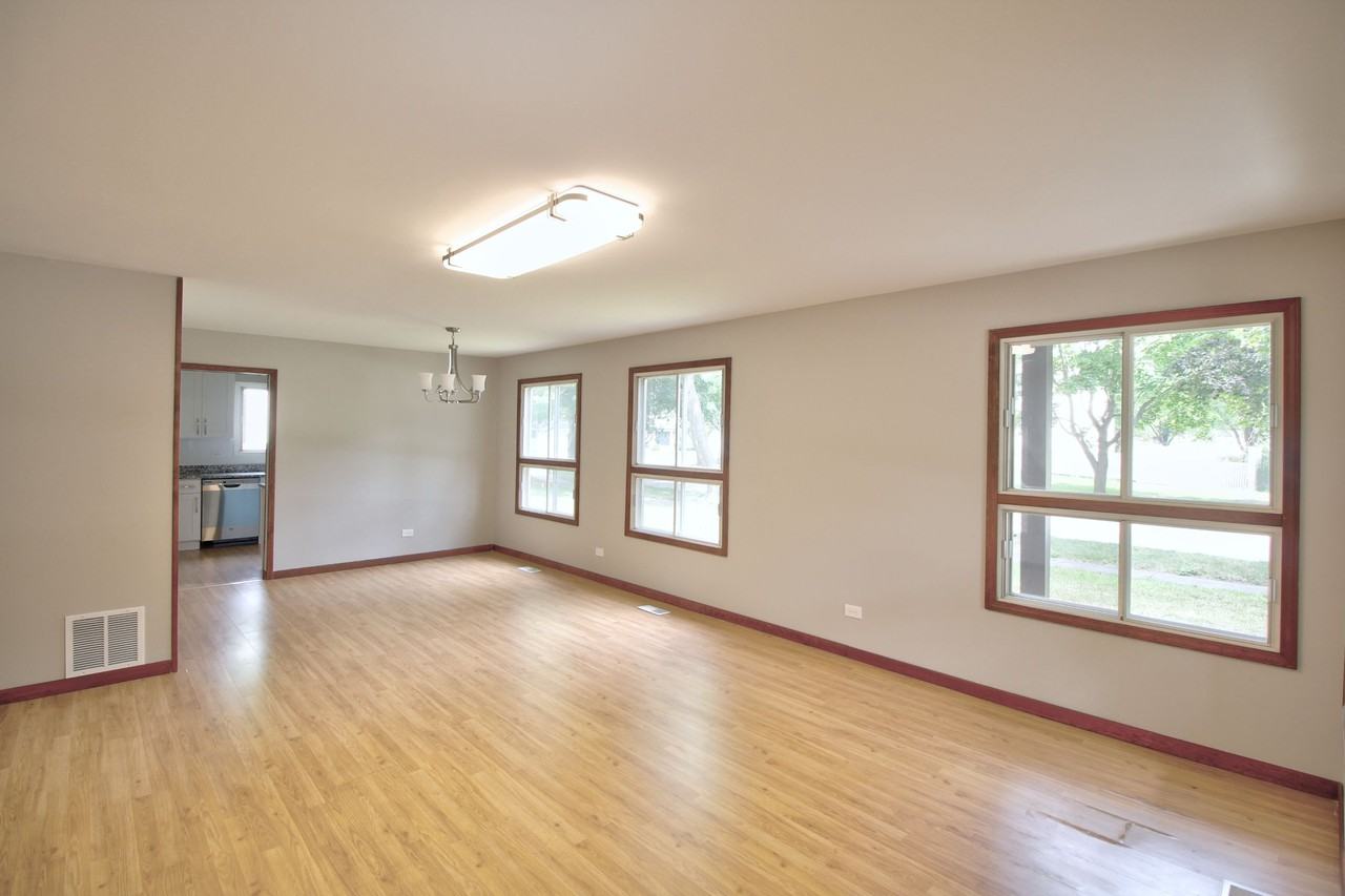 1741 Tufts Ct - Photo 3 of 19