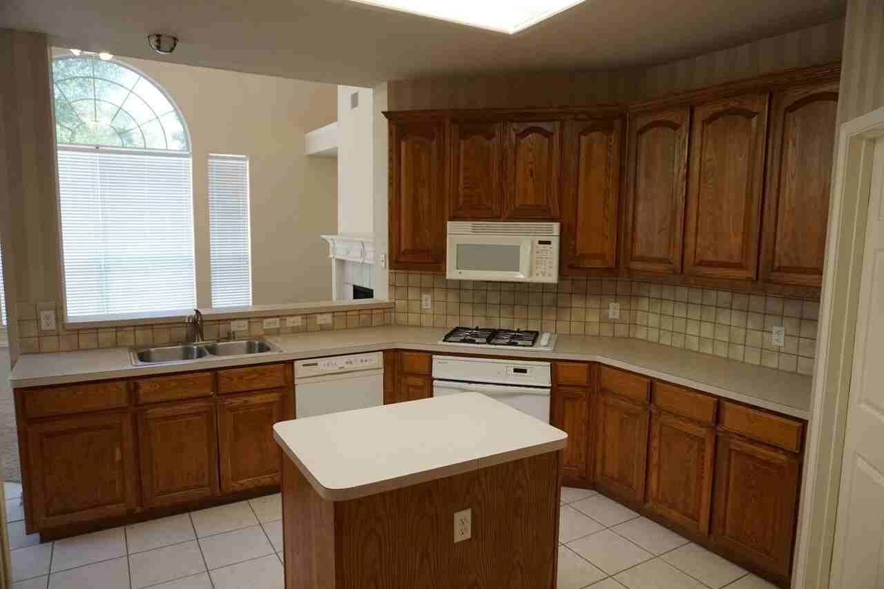 3029 Golden Gate Dr #1 - Photo 7 of 33