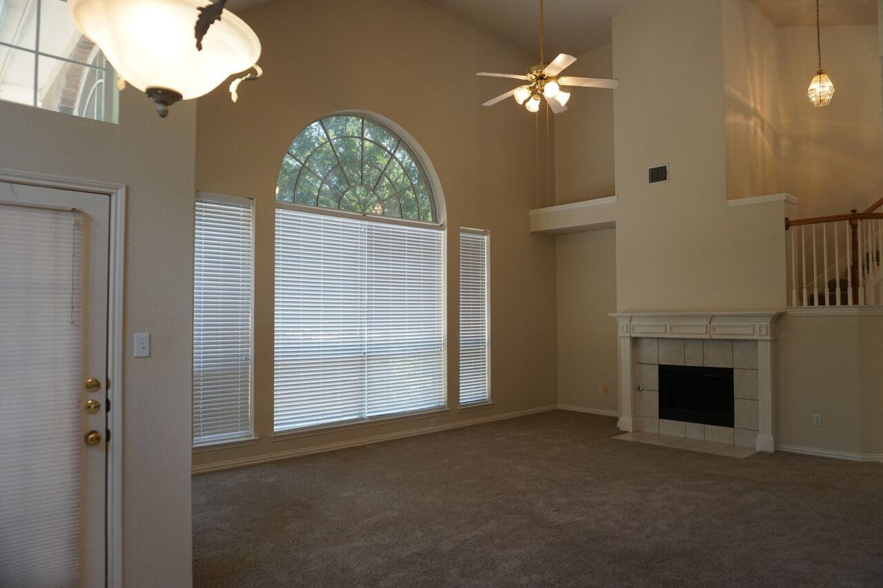 3029 Golden Gate Dr #1 - Photo 3 of 33