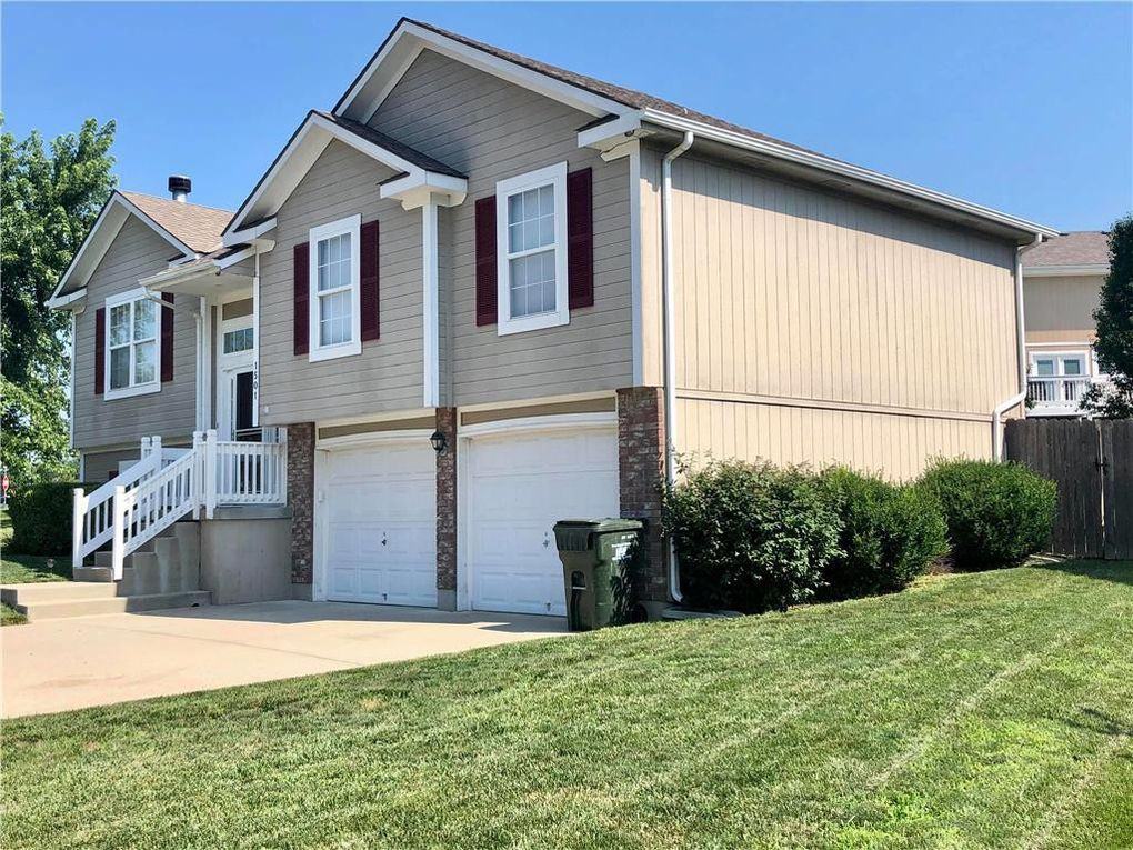 1501 Stoneybrooke Dr #1 - Photo 2 of 45
