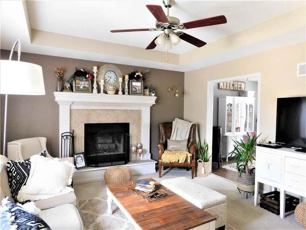 1501 Stoneybrooke Dr #1 - Photo 3 of 45