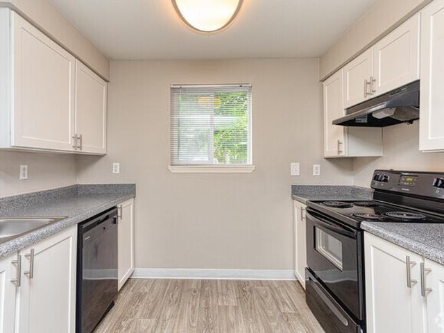 1800 Sidney Avenue - Photo 7 of 12