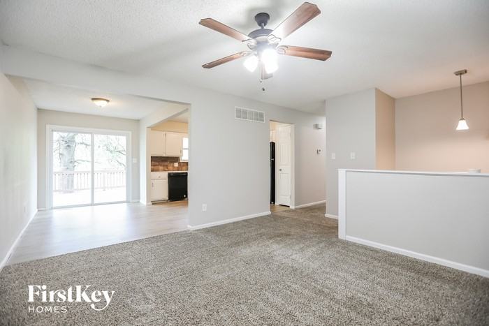 229 Sw Westminister Rd - Photo 3 of 15