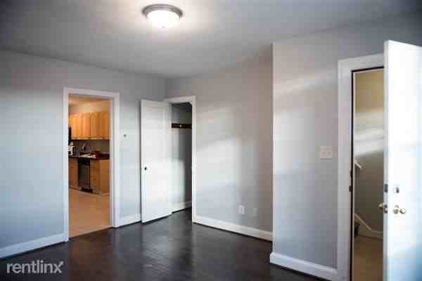 330 20th St NE - Photo 3 of 10