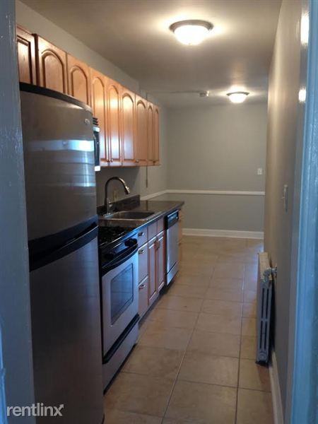 330 20th St NE - Photo 2 of 10