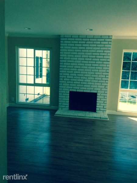 5498 Blackoak Way - Photo 2 of 9