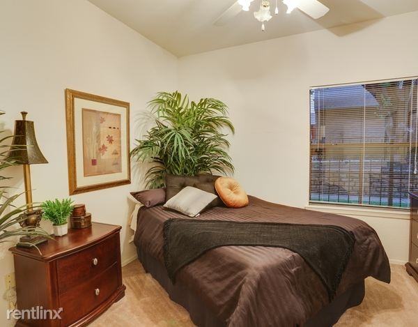 Bryant Irvin @ Overton Ridge - Photo 3 of 16