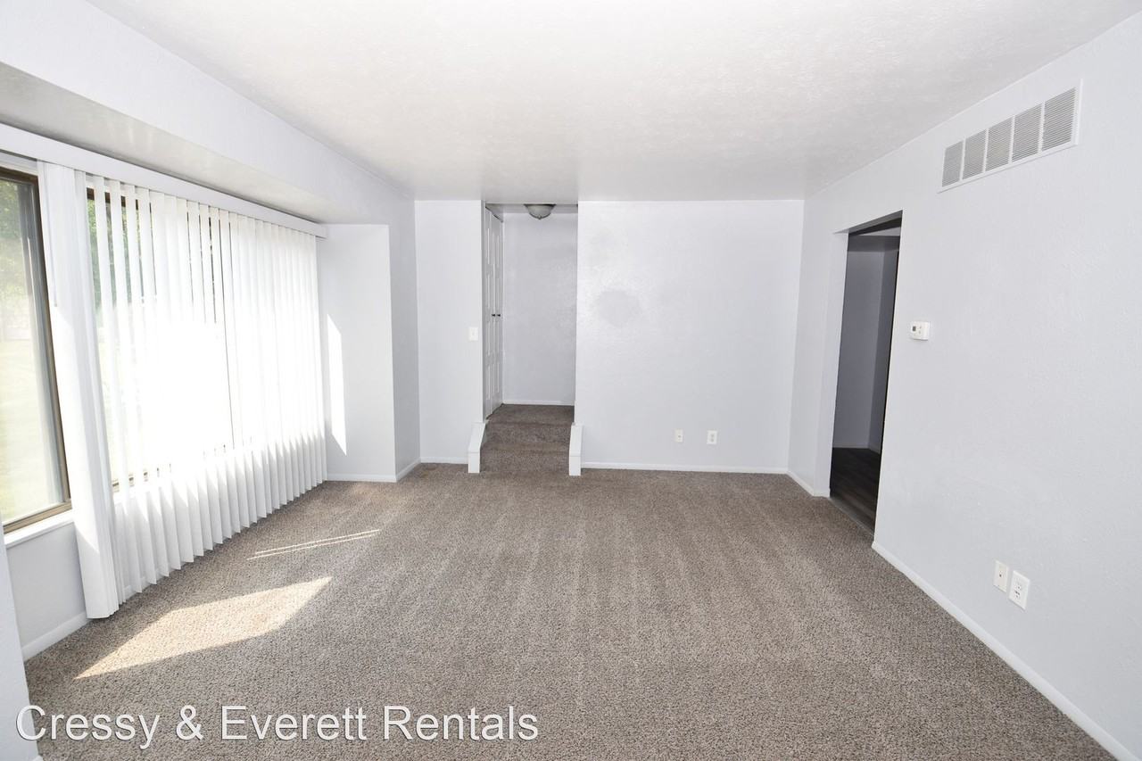 52105 Friars Ct - Photo 3 of 20