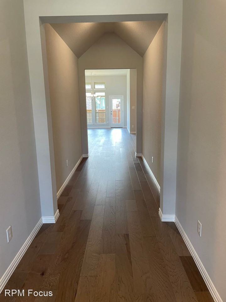 13969 Falcon Ranch Dr - Photo 2 of 25