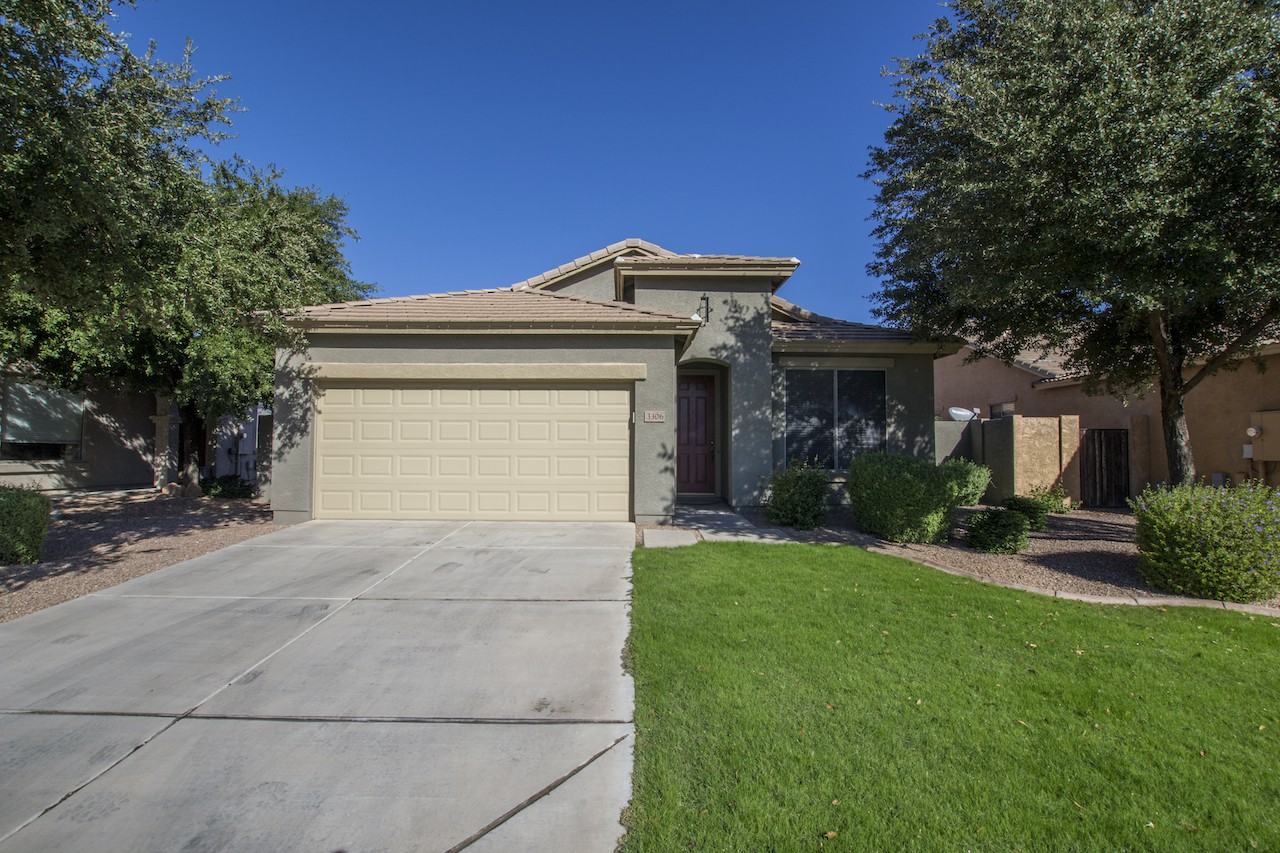 3306 E Powell Ct - Photo 2 of 16