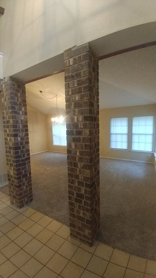 3335 Jenkins Dr - Photo 3 of 29