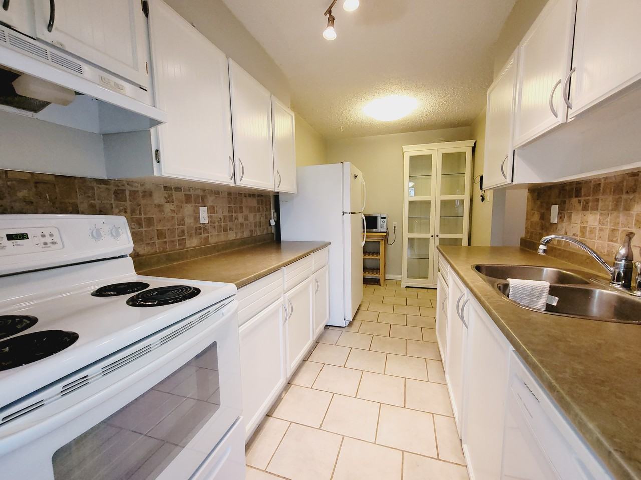 2303 119 St Nw - Photo 2 of 12