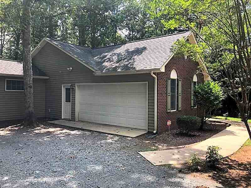 7104 Dorey Ln - Photo 2 of 30