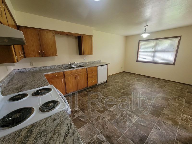 12910 E 22nd Ave - Photo 3 of 11