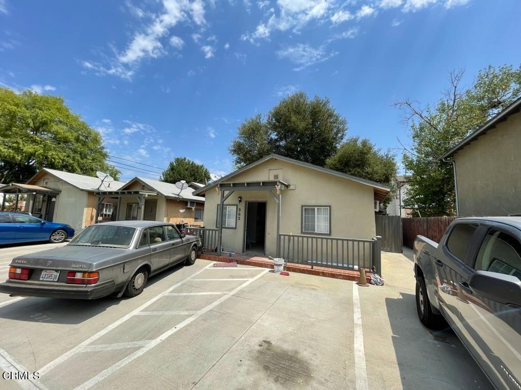 962 Cypress Ave - Photo 2 of 12