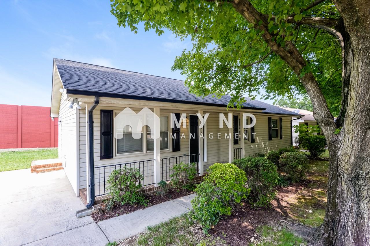 1501 Whisnant St - Photo 2 of 16