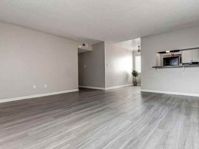 4300 Echo Court - Photo 3 of 10