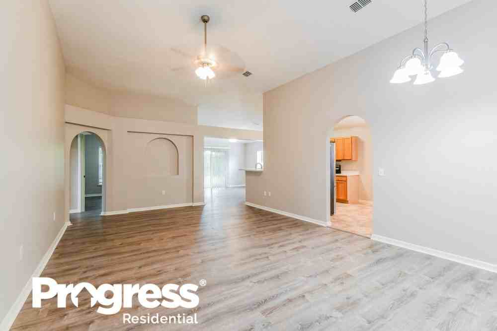 1117 Windy Bluff Dr - Photo 3 of 16