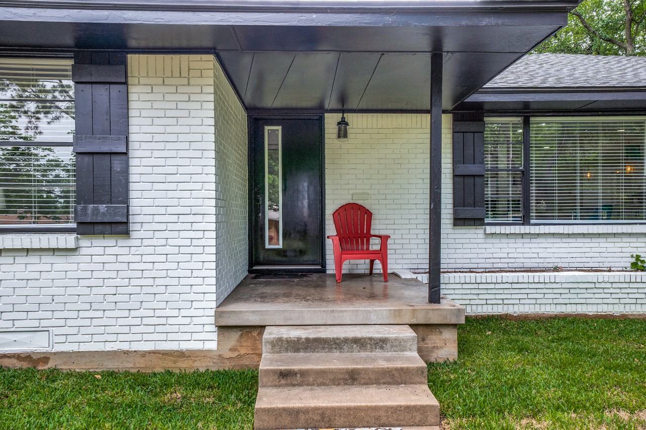 810 Evergreen Hills Rd - Photo 3 of 7