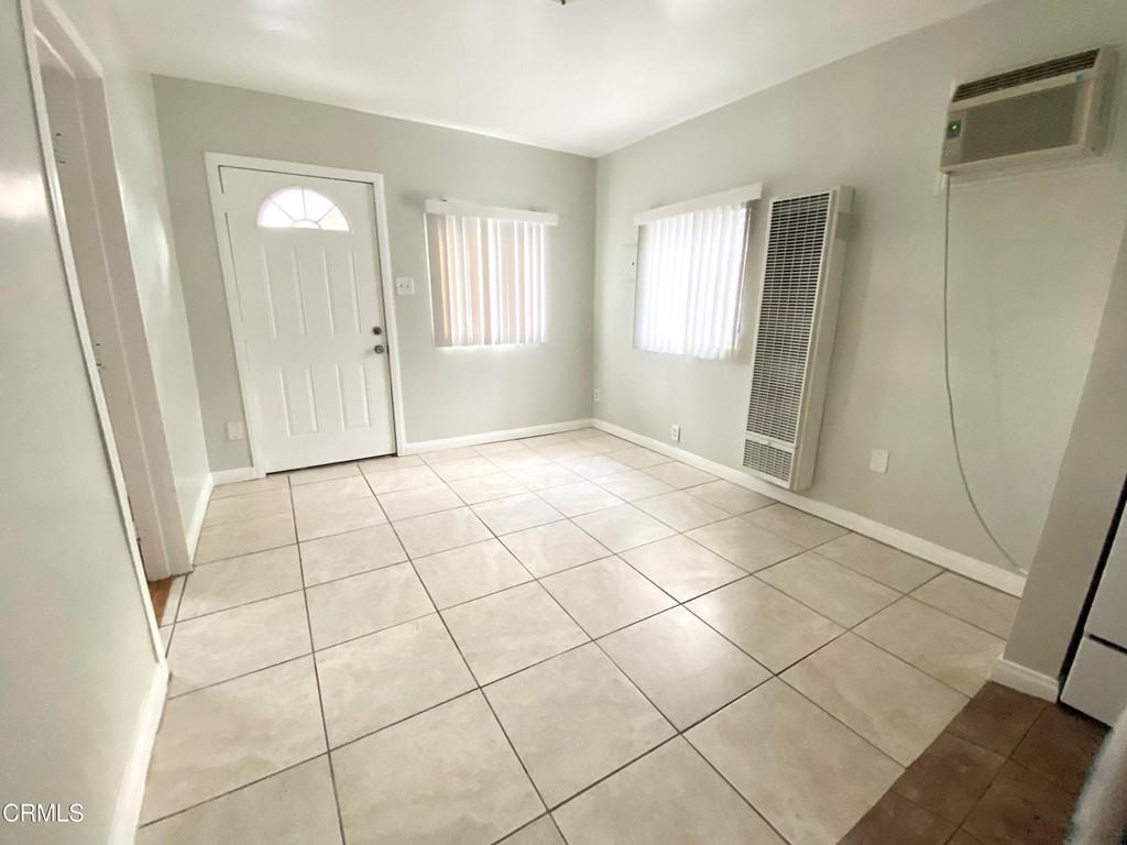 962 Cypress Ave - Photo 3 of 12