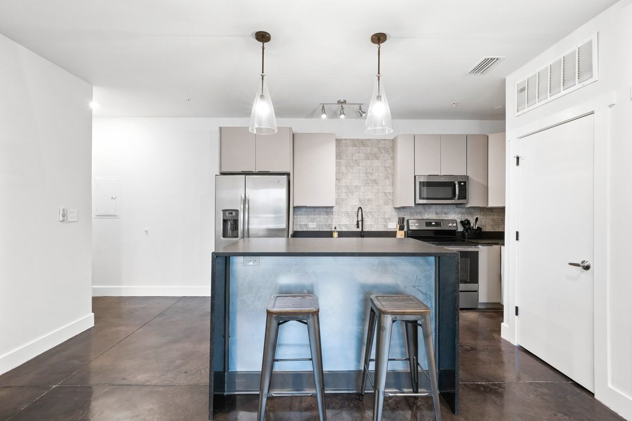 1750 Old Shell Road - Photo 2 of 5