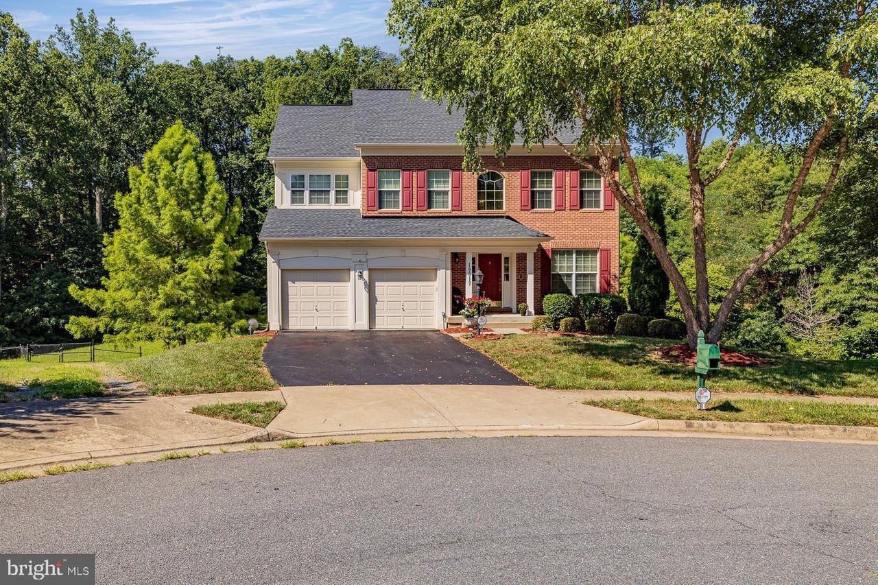 19017 Rosings Way - Photo 3 of 30