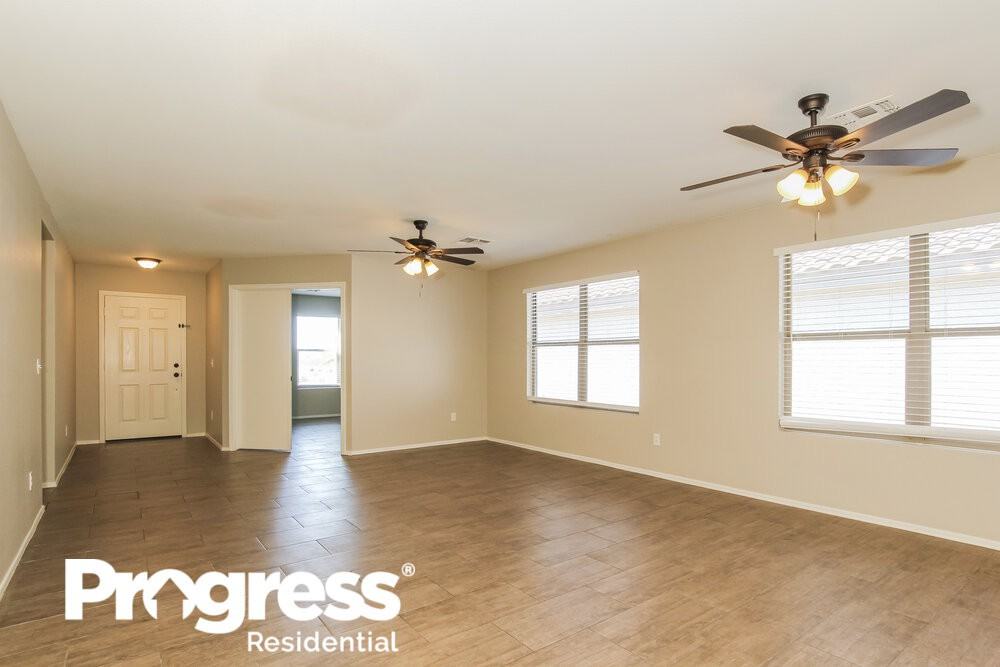 22505 N 105th Dr - Photo 3 of 16