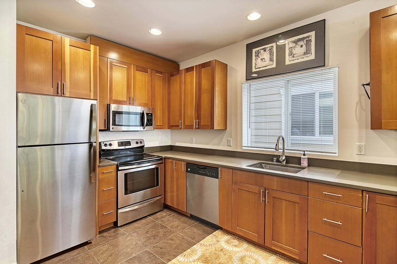 5428 Delridge Way Southwest #E - Photo 2 of 23