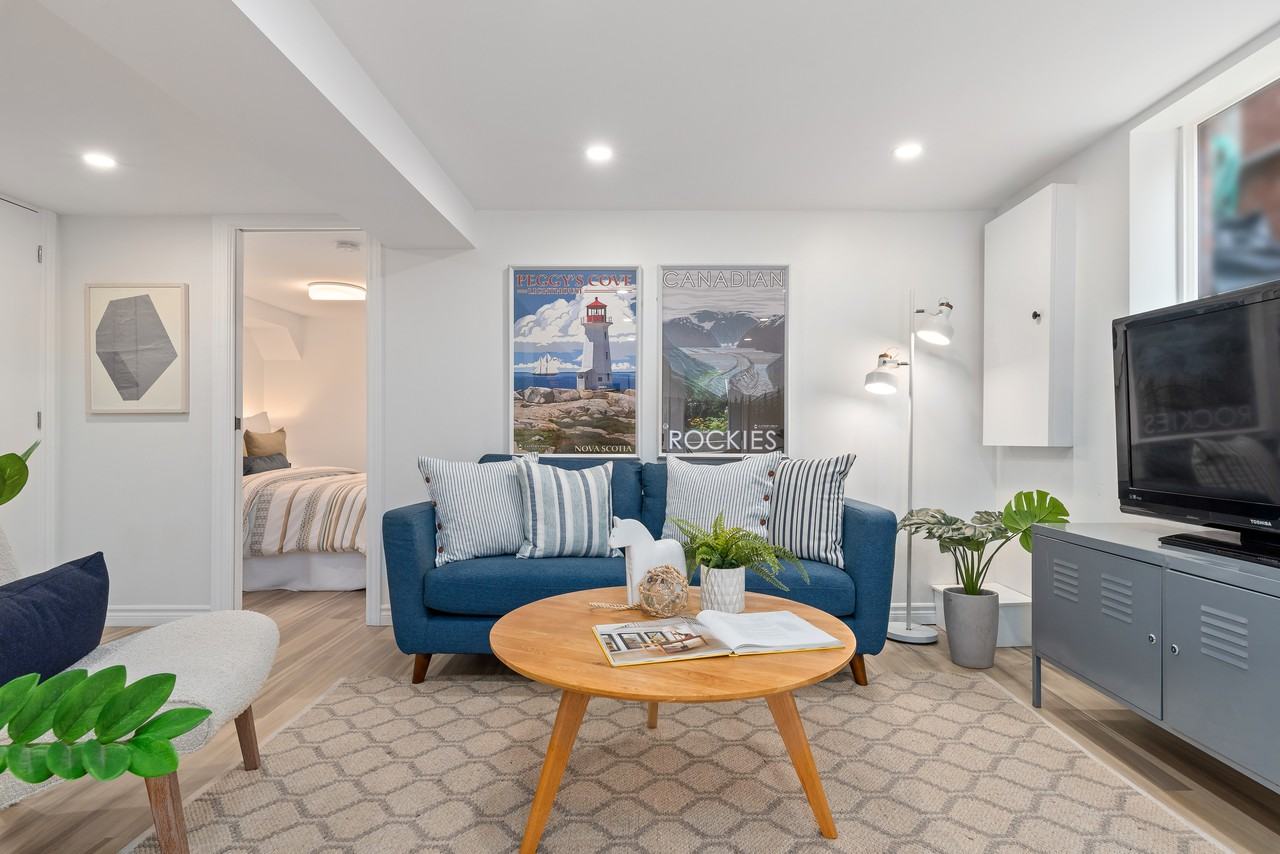 33 Robbins Avenue - Photo 2 of 16