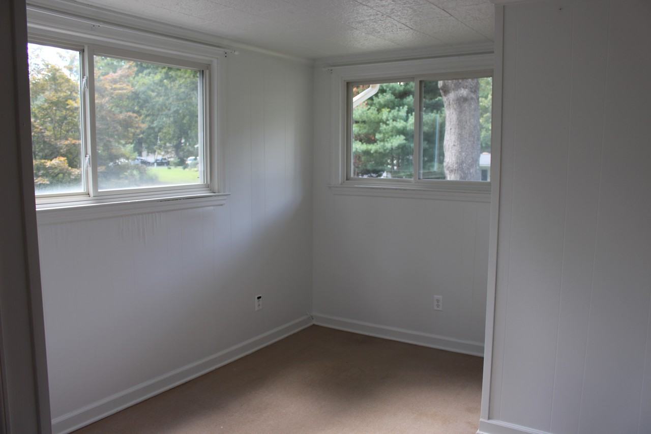 2700 Evergreen Dr - Photo 2 of 2