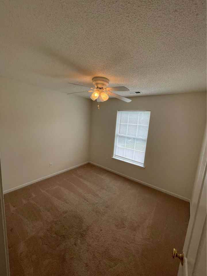 1235 Kerry Greens Dr - Photo 2 of 4