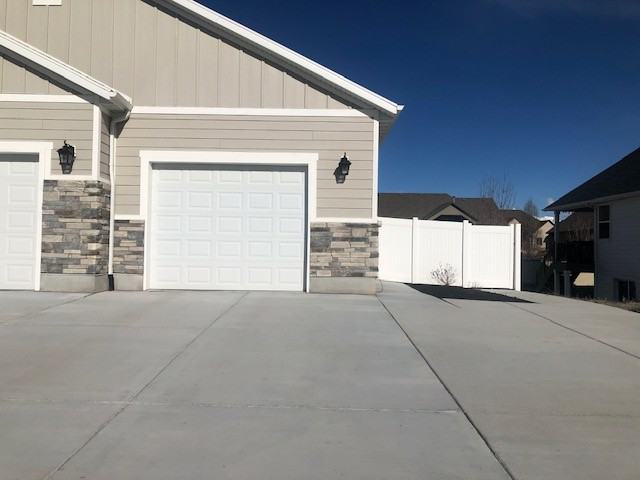 584 Nw - Photo 2 of 23