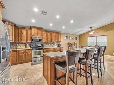 34127 N Slate Creek Dr - Photo 2 of 10