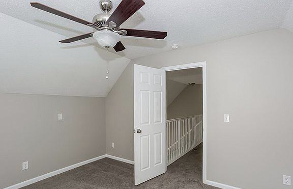 207 Forest Pond Rd - Photo 2 of 7