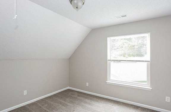 207 Forest Pond Rd - Photo 3 of 7