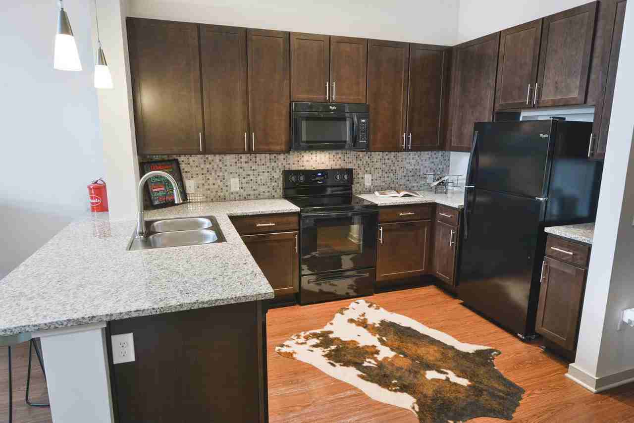 338 46th Avenue North 340 - Photo 2 of 10