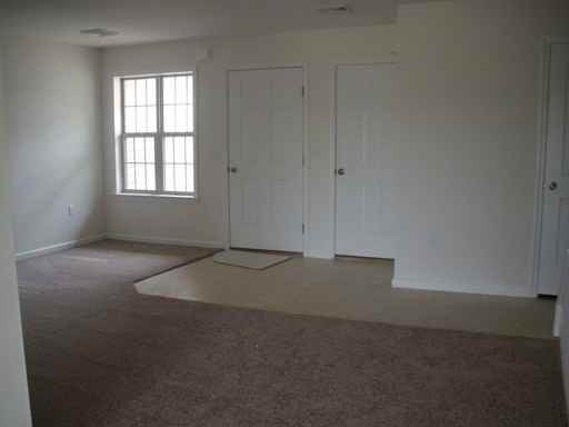 156 Nicole St - Photo 2 of 4