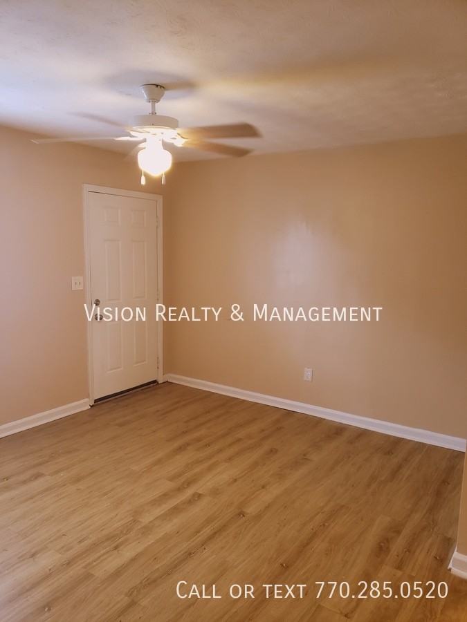 2737 Evans Mill Dr - Photo 3 of 18