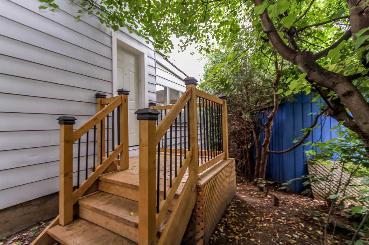 1952 Olympia Crescent - Photo 3 of 23