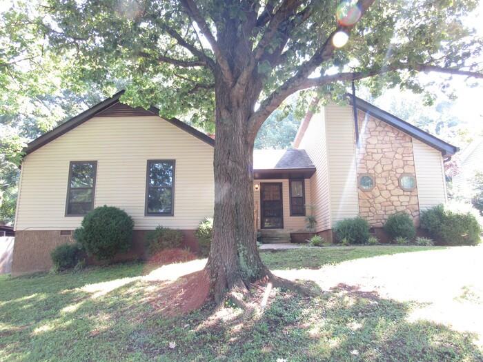 428 Dawn Dr - Photo 3 of 20