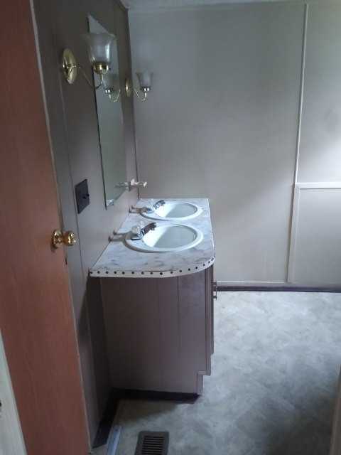 105 Amanda Drive - Photo 4 of 8